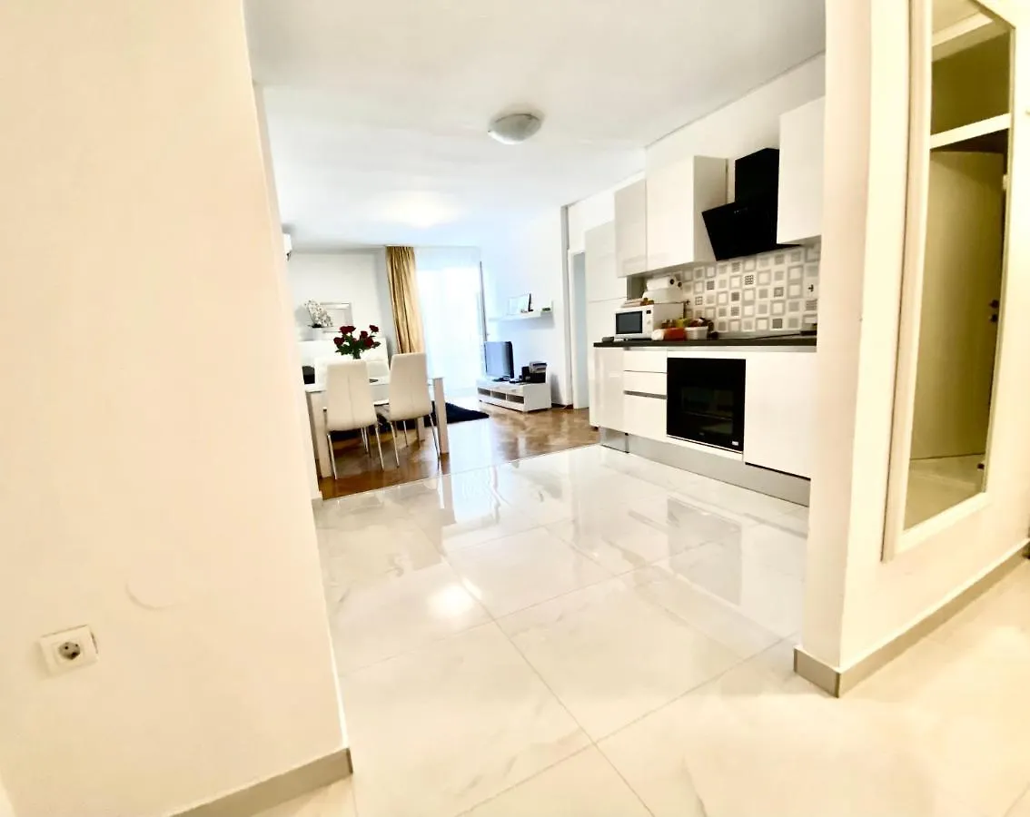 Apartment Dijana 3 Split