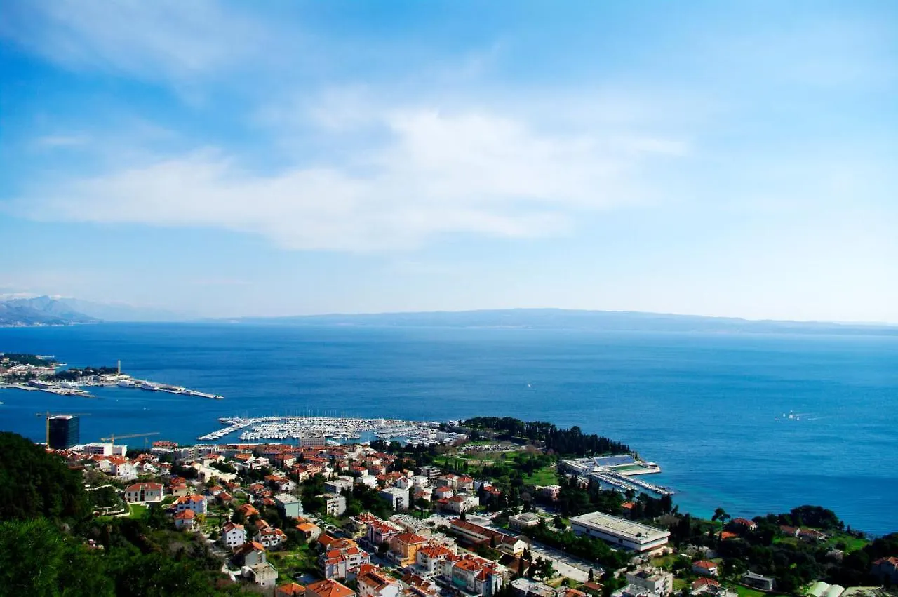 Apartment Dijana 3 Split